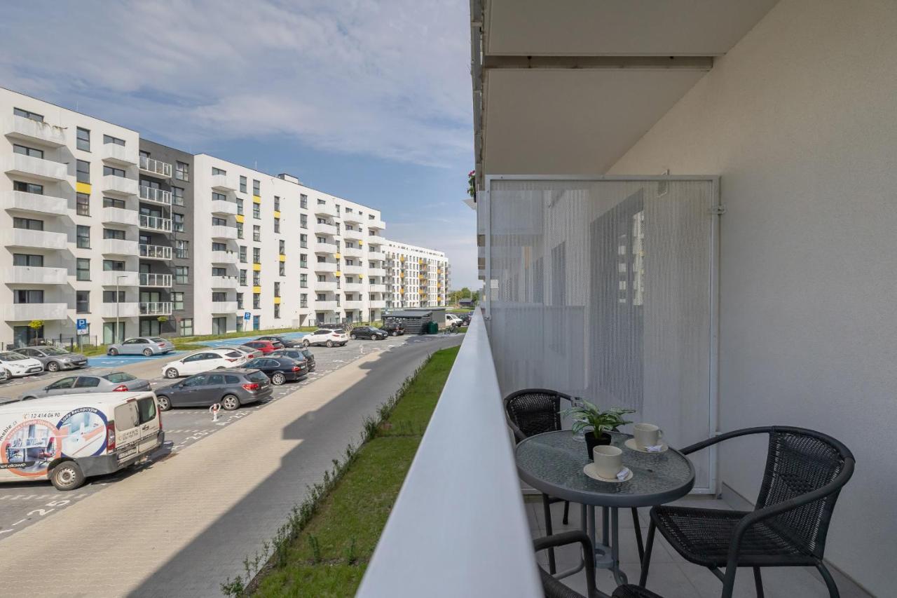 Comfy Apartment Pachonskiego With Parking In Krakow By Noclegi Renters ภายนอก รูปภาพ