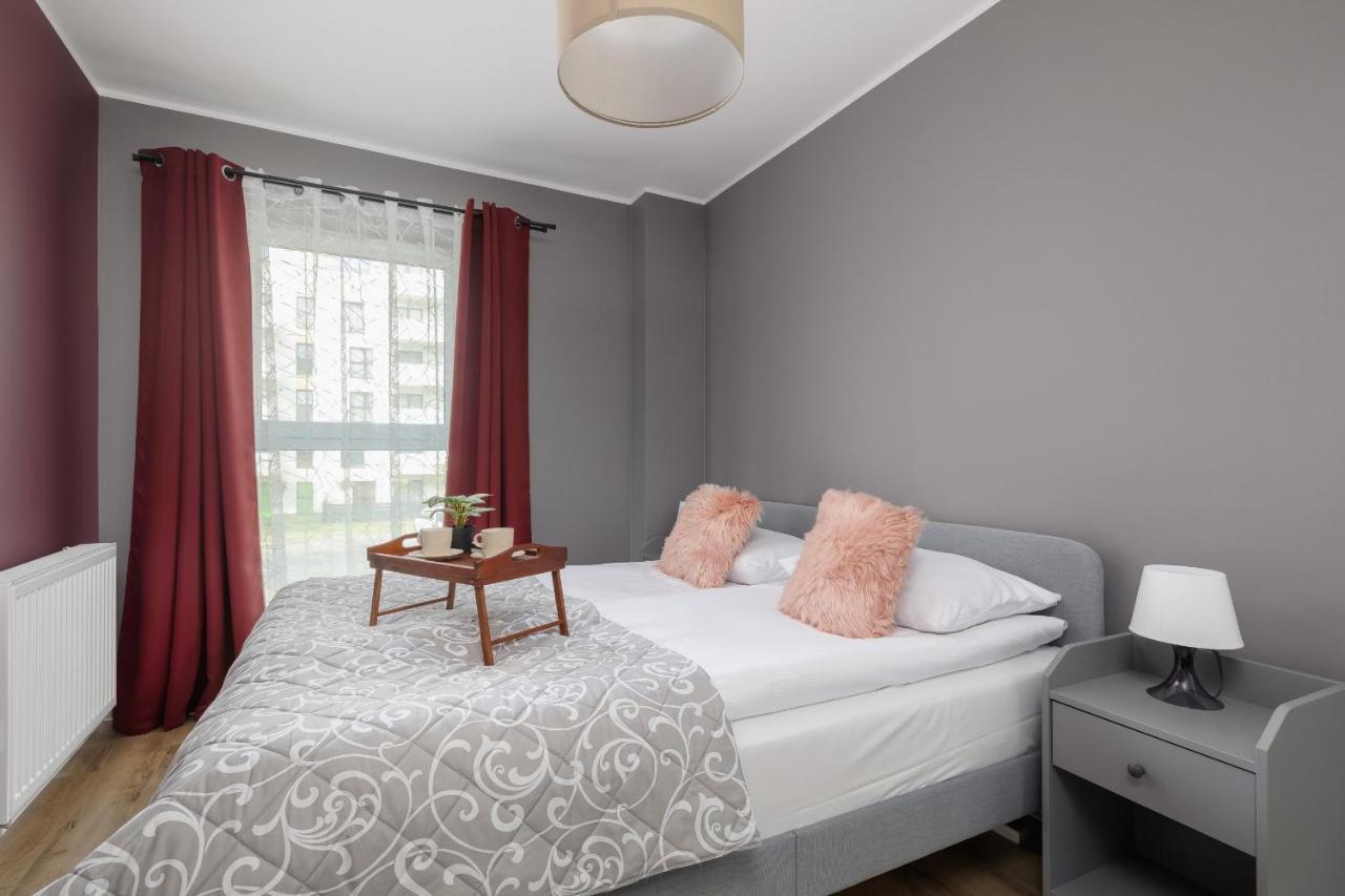 Comfy Apartment Pachonskiego With Parking In Krakow By Noclegi Renters ภายนอก รูปภาพ