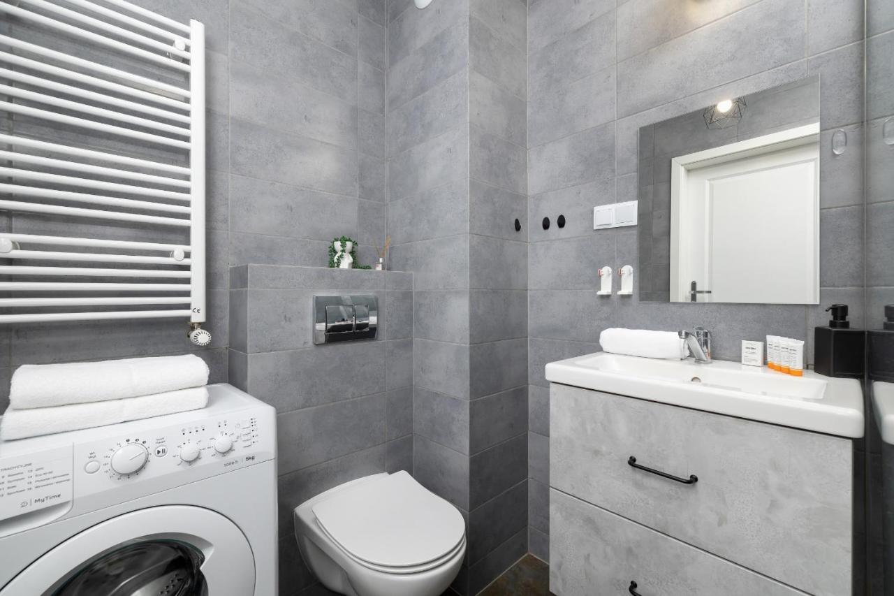 Comfy Apartment Pachonskiego With Parking In Krakow By Noclegi Renters ภายนอก รูปภาพ